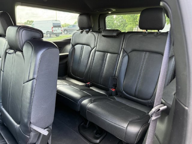 Used 2024 Jeep Wagoneer Series II w/ Flexible Seating Group AWD/4WD image 15