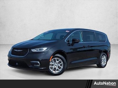 Used 2023 Chrysler Pacifica Touring-L