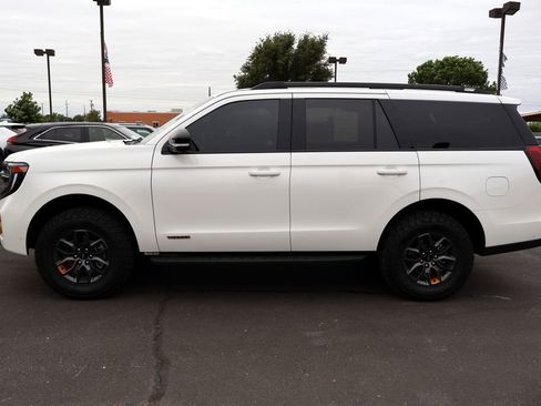 Used 2025 Ford Expedition Tremor AWD/4WD image 2