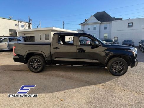Used 2022 Toyota Tundra Platinum AWD/4WD image 11