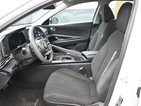 Used 2023 Hyundai Elantra SEL w/ Cargo Package image 6