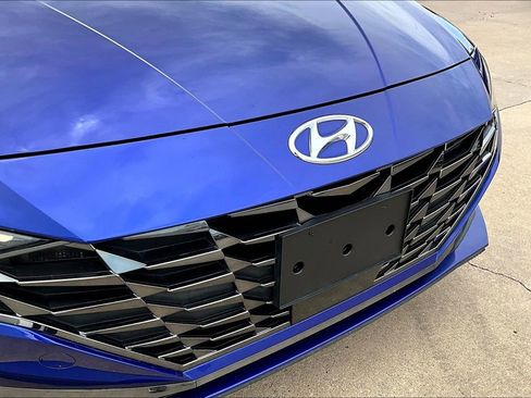 Used 2023 Hyundai Elantra Limited w/ Cargo Package image 36