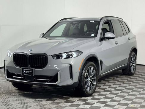 Used 2025 BMW X5 xDrive40i w/ Parking Assistance Package image 7