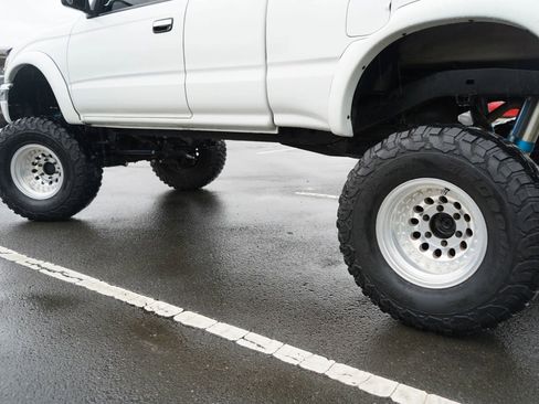Used 2004 Toyota Tacoma 4x4 Xtracab V6 image 5