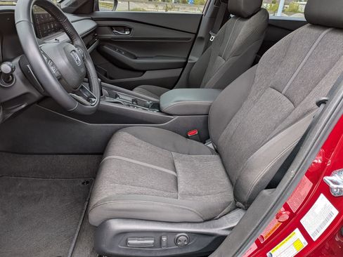 Used 2025 Honda Accord Sport image 14