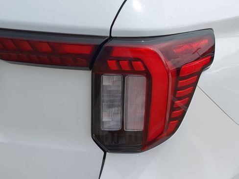 New 2025 Ford Explorer Platinum image 67