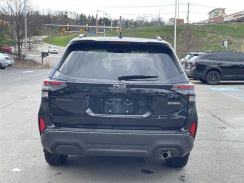 Used 2025 Subaru Forester Touring image 4
