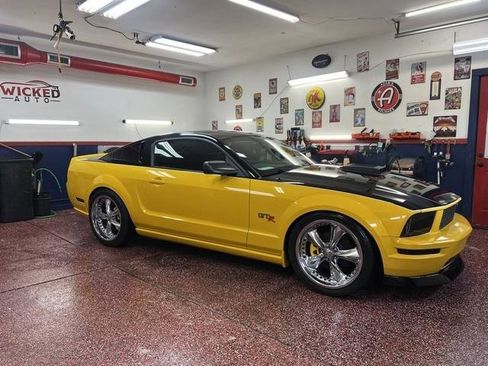 Used 2008 Ford Mustang GT Premium RWD image 4