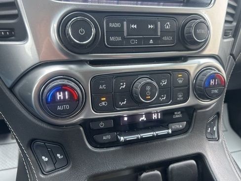 Used 2017 Chevrolet Suburban LT w/ Luxury Package image 16