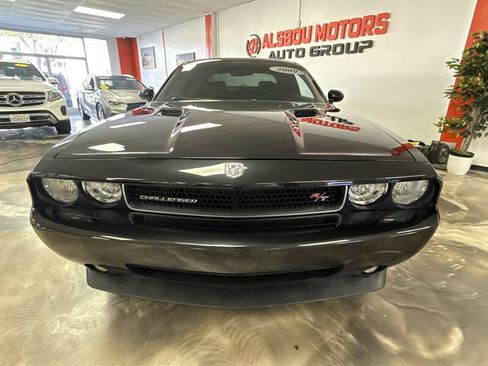 Used 2009 Dodge Challenger R/T RWD image 2