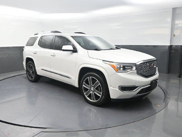 Used 2018 GMC Acadia Denali w/ Technology Package AWD/4WD image 10