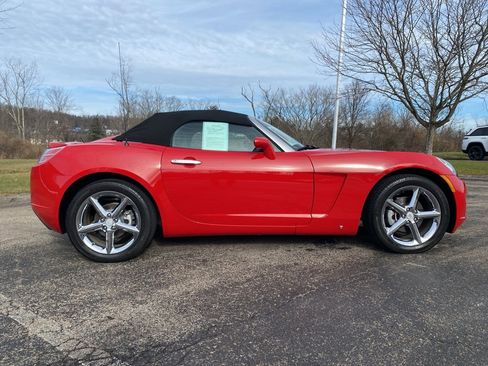 Used 2007 Saturn Sky w/ Premium Trim Pkg image 2
