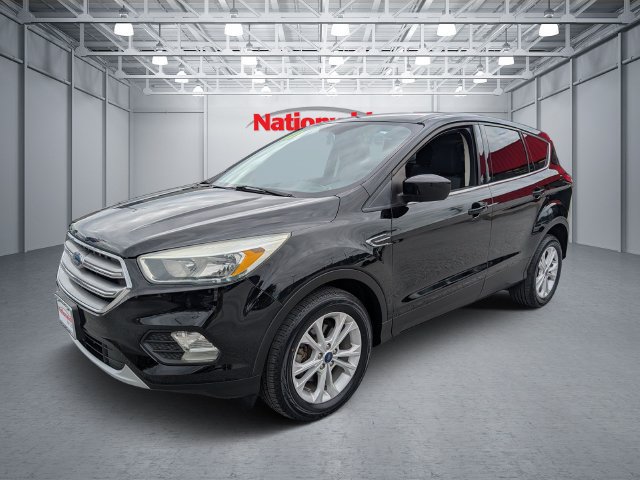 Used 2017 Ford Escape SE FWD image 1