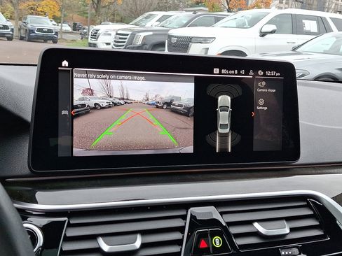 Used 2022 BMW 530i xDrive w/ Premium Package image 18