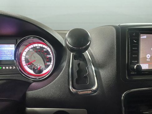 Used 2019 Dodge Grand Caravan GT FWD image 12