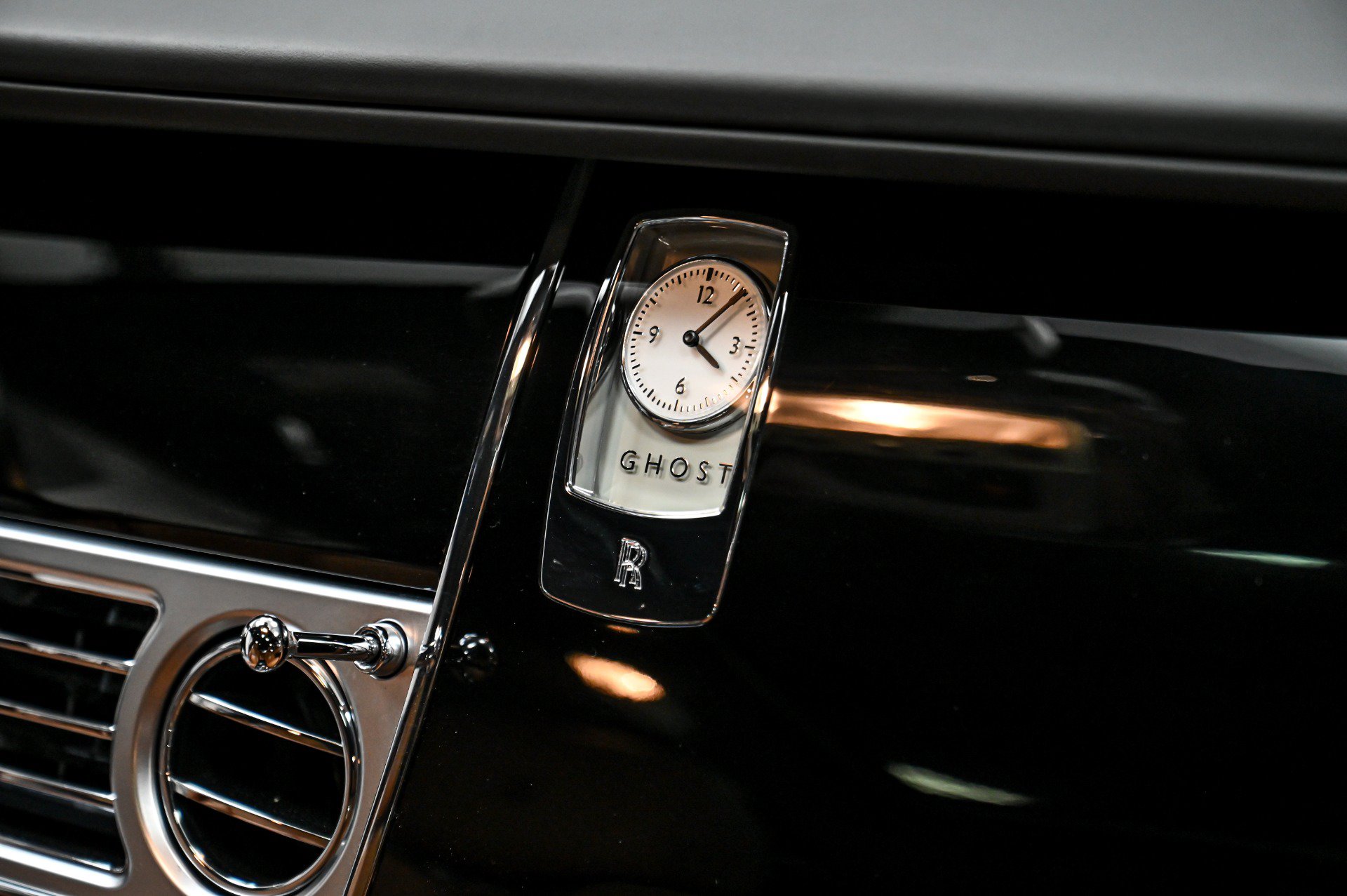 Used 2015 Rolls-Royce Ghost RWD image 13