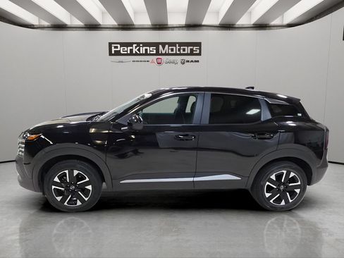 Used 2025 Nissan Kicks SV AWD/4WD image 9