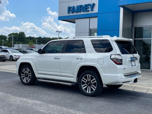 Used 2022 Toyota 4Runner Limited AWD/4WD image 3