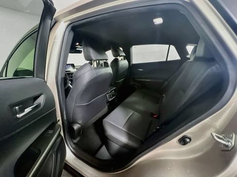 Used 2022 Toyota Venza XLE AWD/4WD image 19