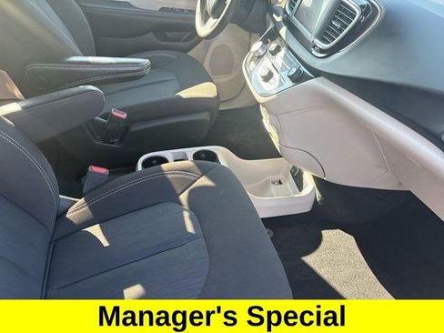 Used 2023 Chrysler Voyager LX FWD image 36