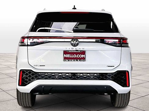 New 2026 Volkswagen Tiguan SEL R-Line image 6