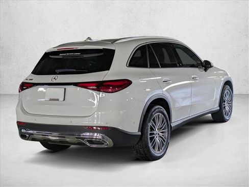 Certified 2025 Mercedes-Benz GLC 300 image 8