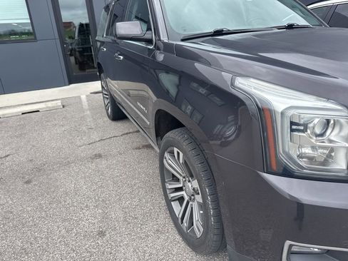 Used 2017 GMC Yukon Denali image 2