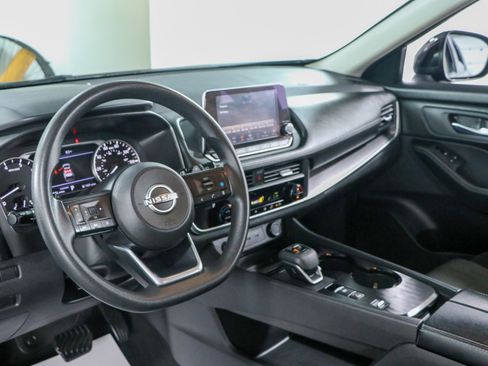 Used 2024 Nissan Rogue SV FWD image 22