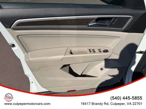 Used 2018 Volkswagen Atlas SE w/ R-Line Package image 9