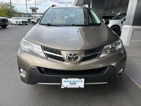 Used 2015 Toyota RAV4 XLE AWD/4WD image 2