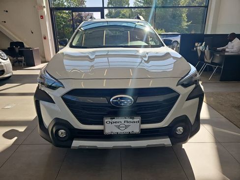 Used 2023 Subaru Outback Limited AWD/4WD image 3