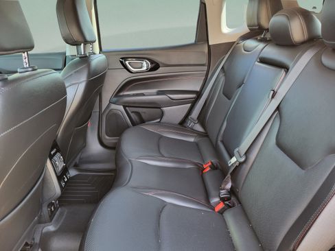 Certified 2022 Jeep Compass Trailhawk w/ Trailhawk Elite Group AWD/4WD image 6