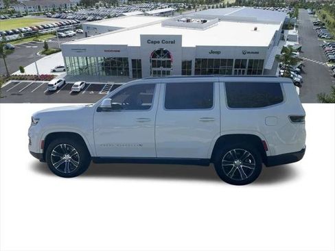 Certified 2022 Jeep Grand Wagoneer Series I AWD/4WD image 10