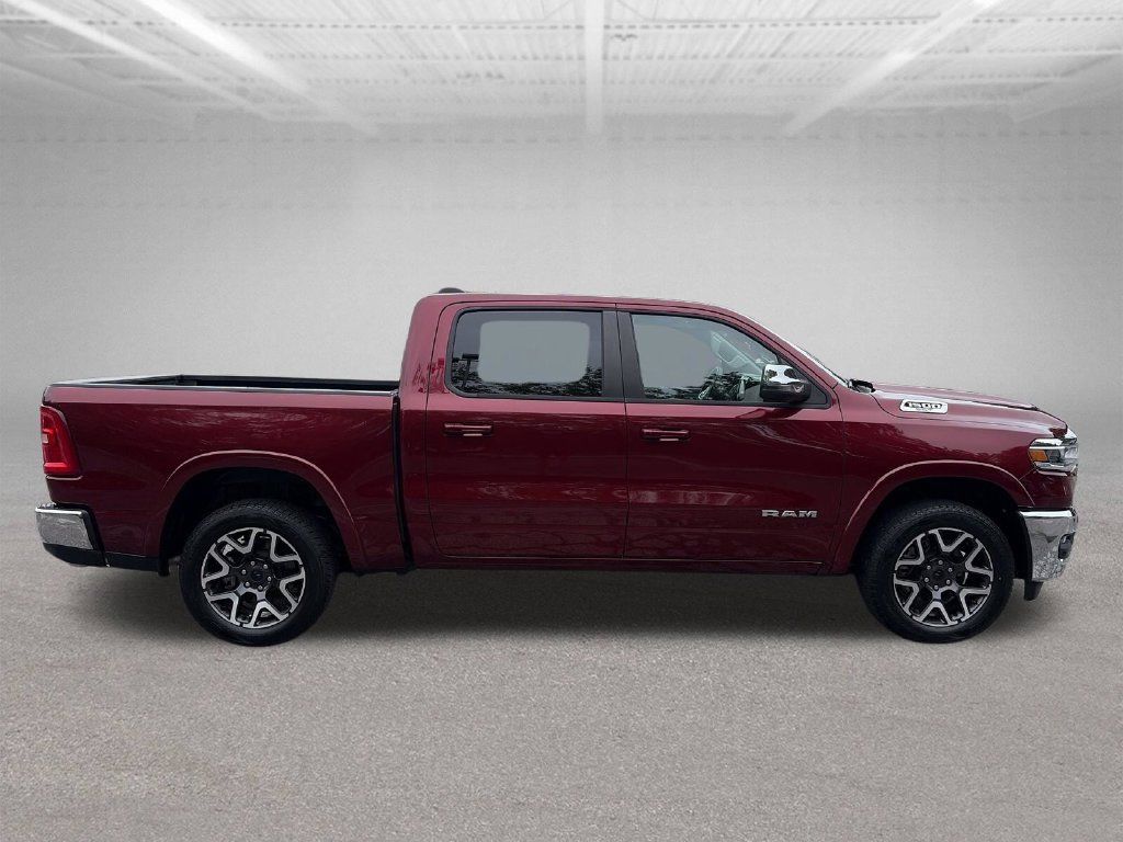 Used 2025 RAM 1500 Laramie AWD/4WD image 7