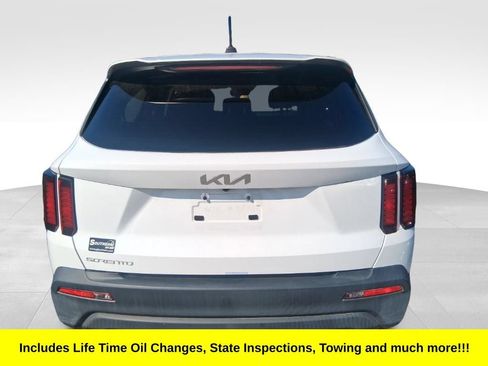 Certified 2023 Kia Sorento LX FWD image 3