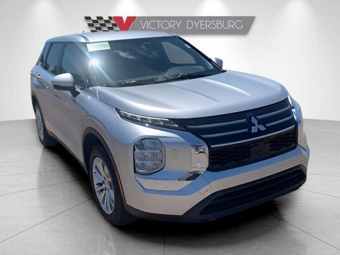 Used 2025 Mitsubishi Outlander ES AWD/4WD image 1