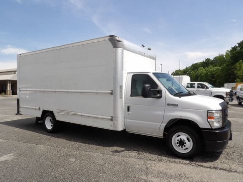Used 2021 Ford E-350 and Econoline 350 Super Duty RWD image 10