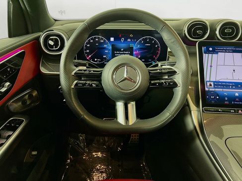 Used 2024 Mercedes-Benz GLC 300 4MATIC image 11