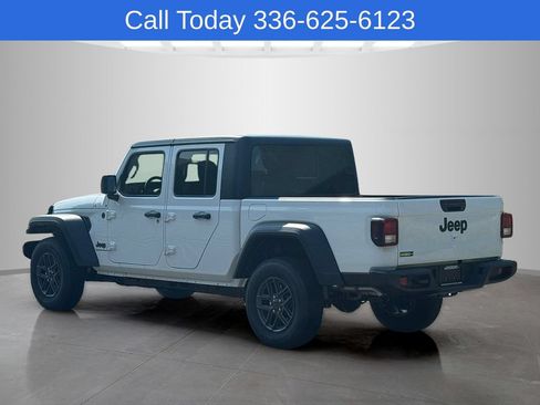 New 2025 Jeep Gladiator Sport AWD/4WD image 4