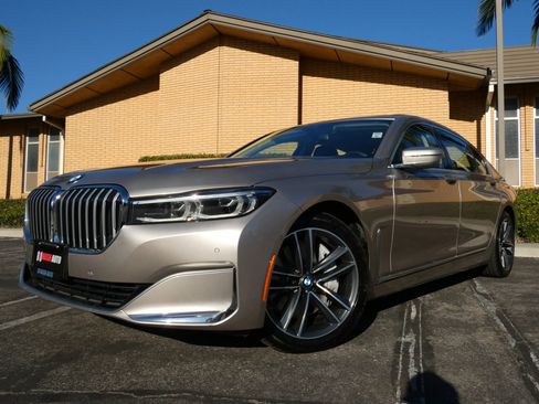 Used 2020 BMW 750i xDrive w/ Executive Package image 15