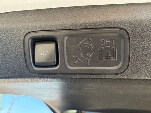 Used 2018 Lincoln Navigator Reserve w/ Technology Package AWD/4WD image 15