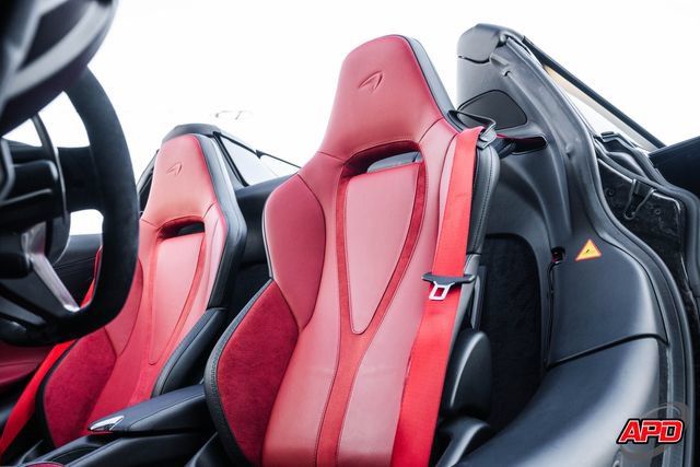 Used 2024 McLaren 750S Spider RWD image 22