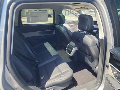 New 2025 Lincoln Nautilus Premier w/ Equipment Group 102A image 22