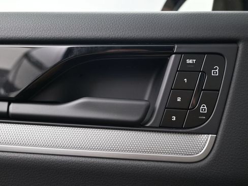 Certified 2026 Porsche Cayenne AWD/4WD image 17