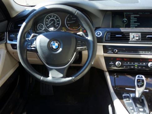 Used 2011 BMW 550i xDrive Sedan AWD/4WD image 15