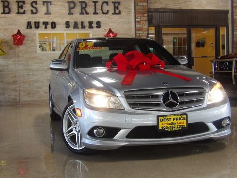 Used 2009 Mercedes-Benz C 300 Sedan image 1