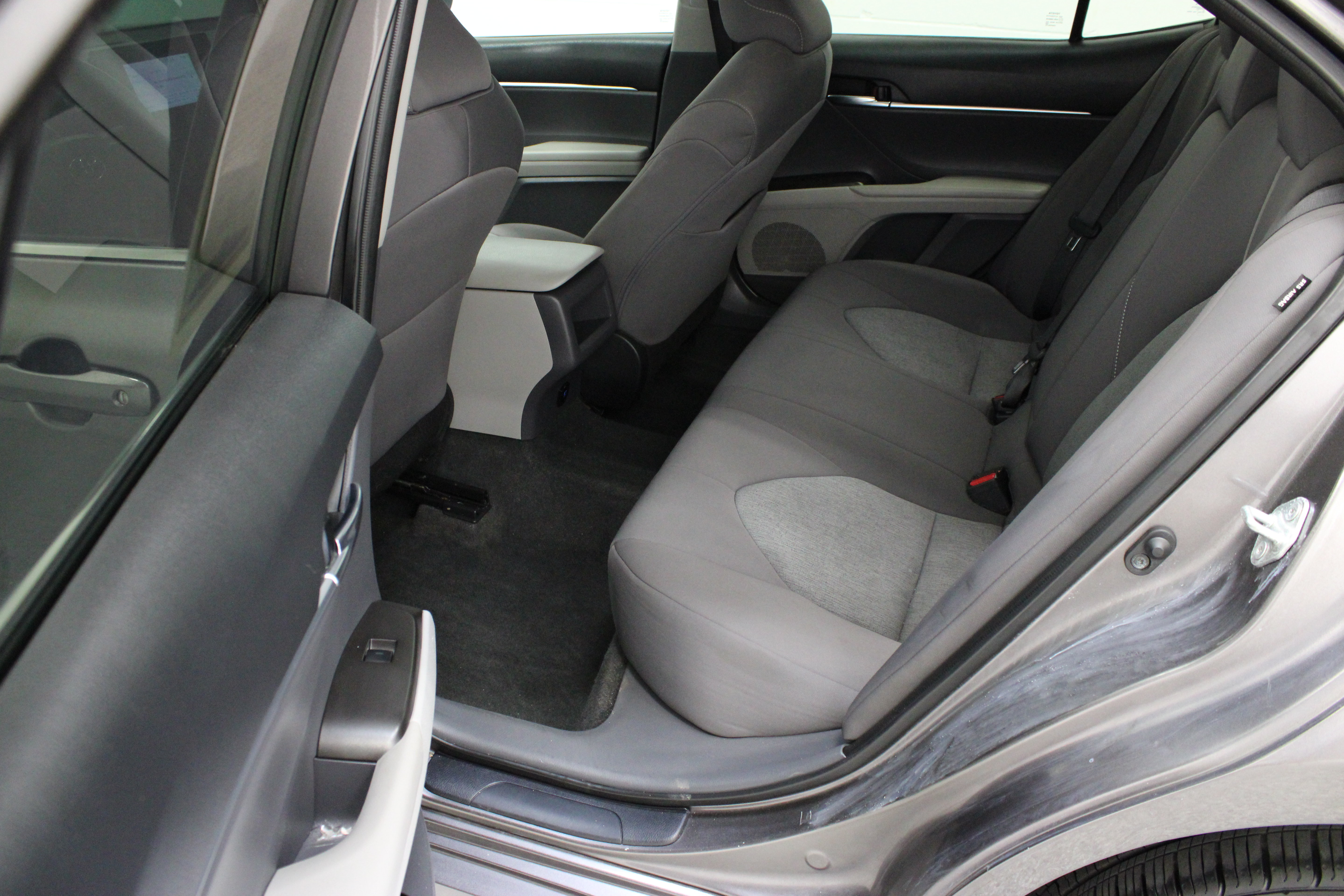 Used 2022 Toyota Camry LE FWD image 26