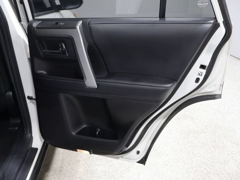 Used 2019 Toyota 4Runner SR5 AWD/4WD image 22