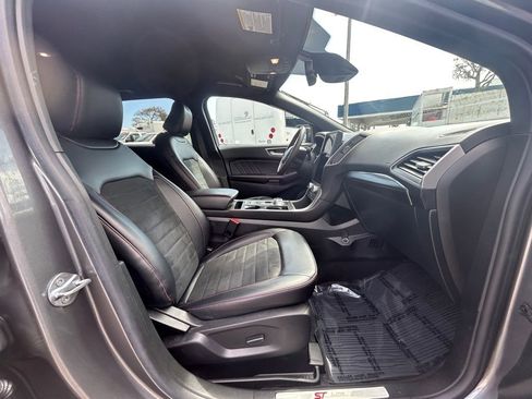 Used 2023 Ford Edge ST-Line w/ Cargo Accessory Package image 22