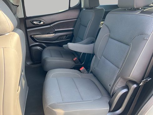 Used 2023 GMC Acadia SLE w/ Driver Convenience Package image 30